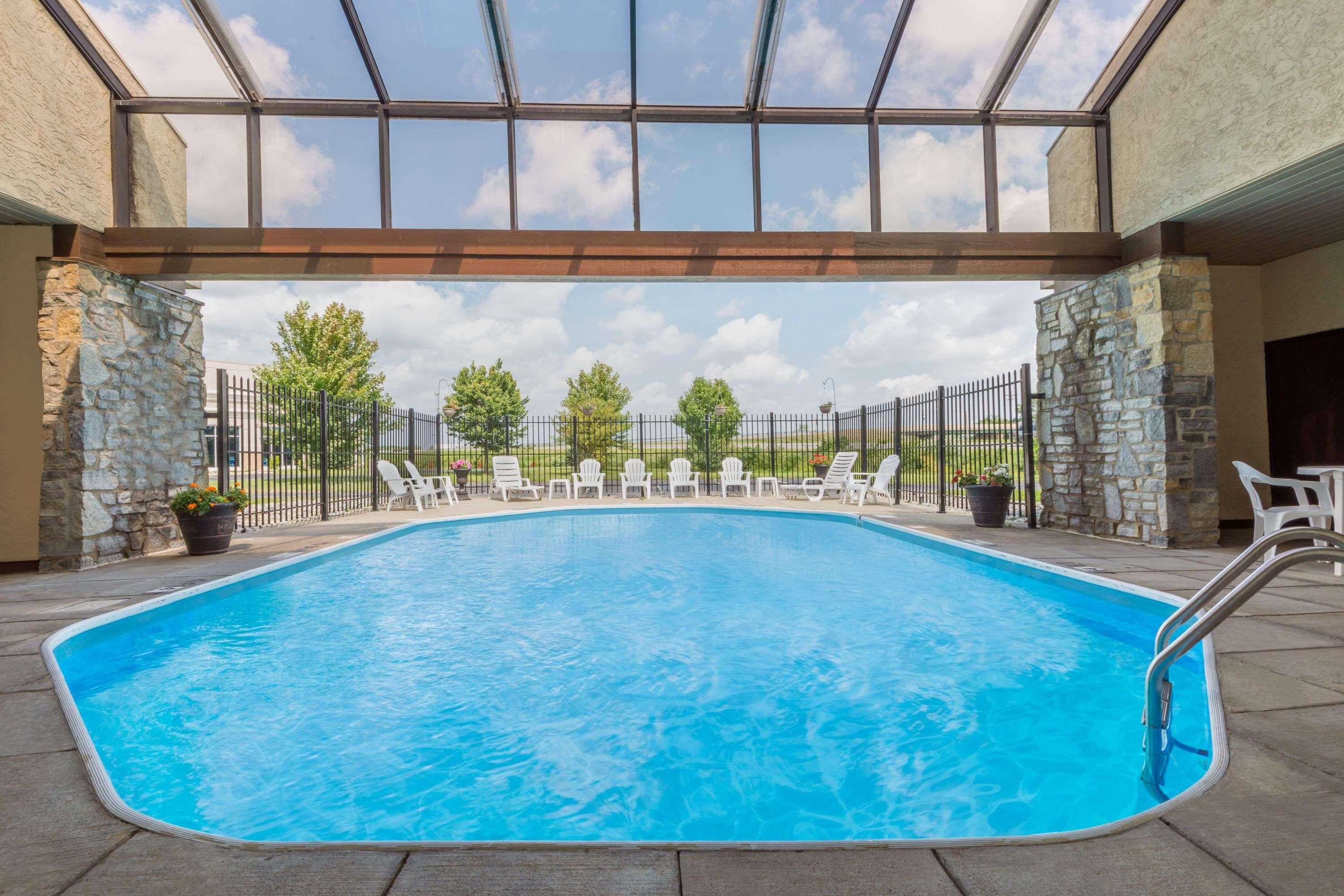 Days Inn By Wyndham Maumee/Toledo מראה חיצוני תמונה