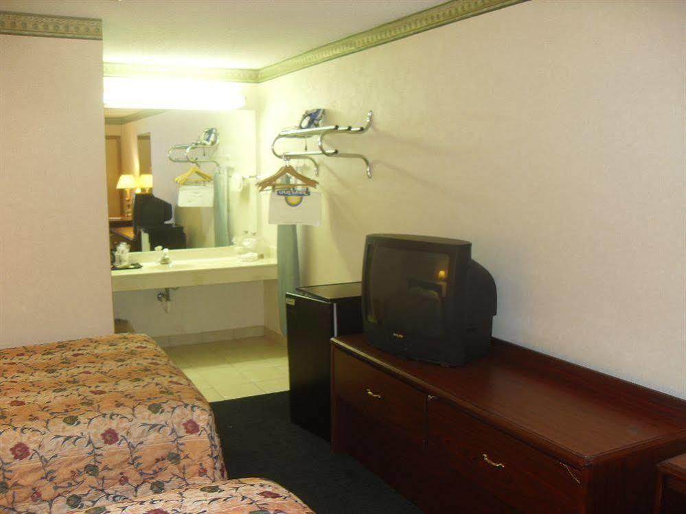 Days Inn By Wyndham Maumee/Toledo מראה חיצוני תמונה