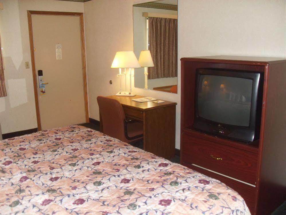 Days Inn By Wyndham Maumee/Toledo מראה חיצוני תמונה