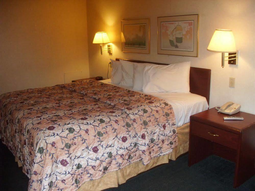 Days Inn By Wyndham Maumee/Toledo מראה חיצוני תמונה