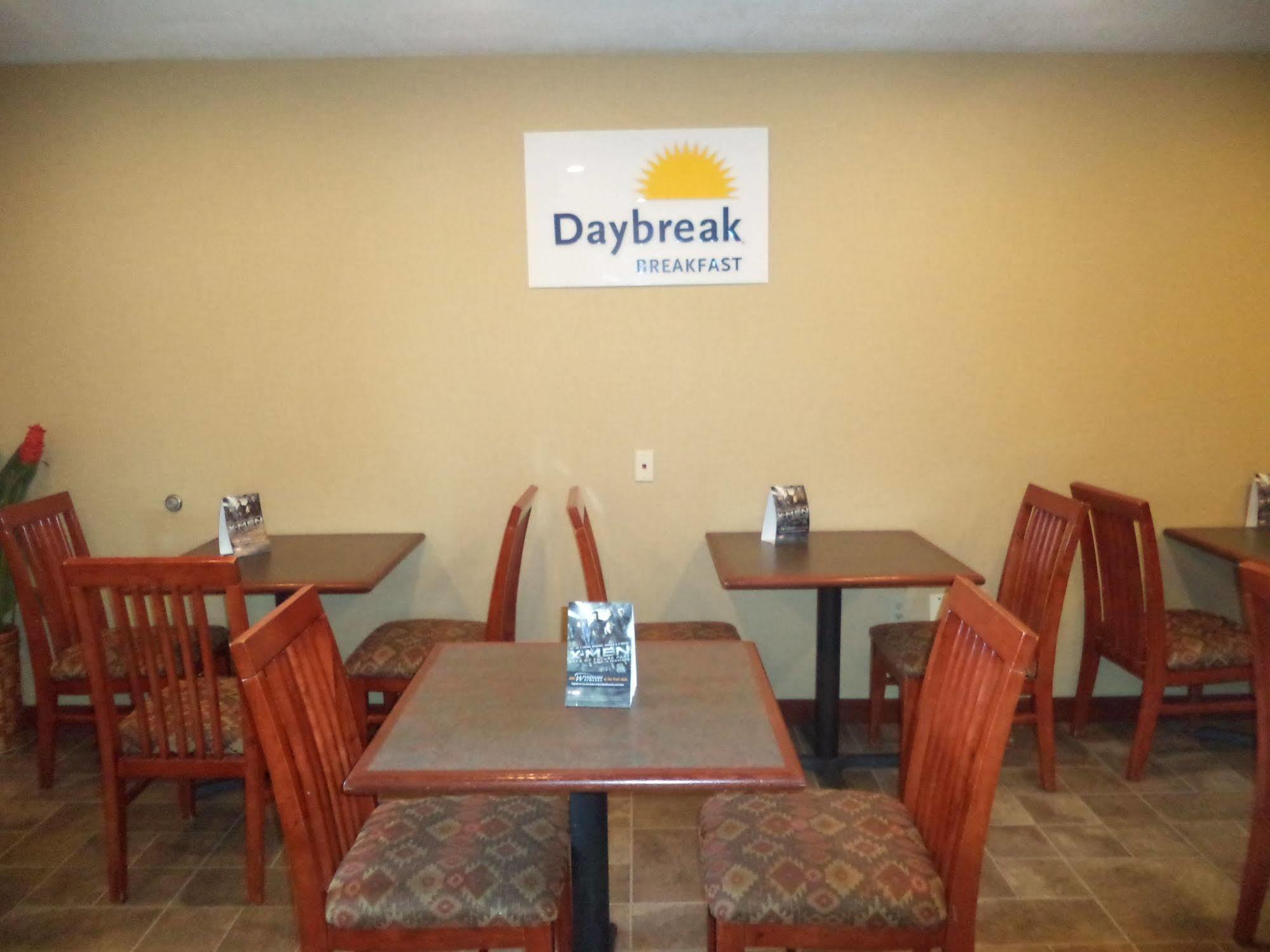 Days Inn By Wyndham Maumee/Toledo מראה חיצוני תמונה
